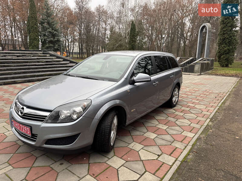 Універсал Opel Astra 2010 в Ніжині