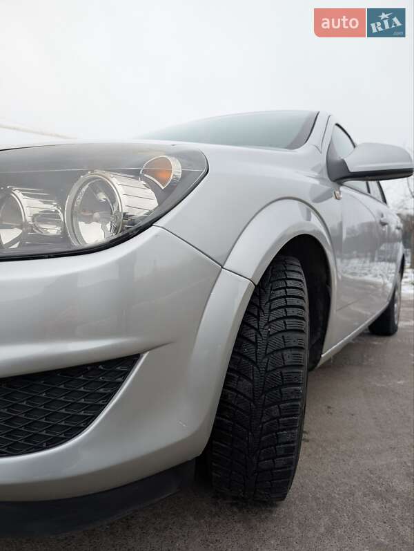 Хетчбек Opel Astra 2010 в Івано-Франківську фото 9 Хетчбек Opel Astra 2010 в Івано-Франківську