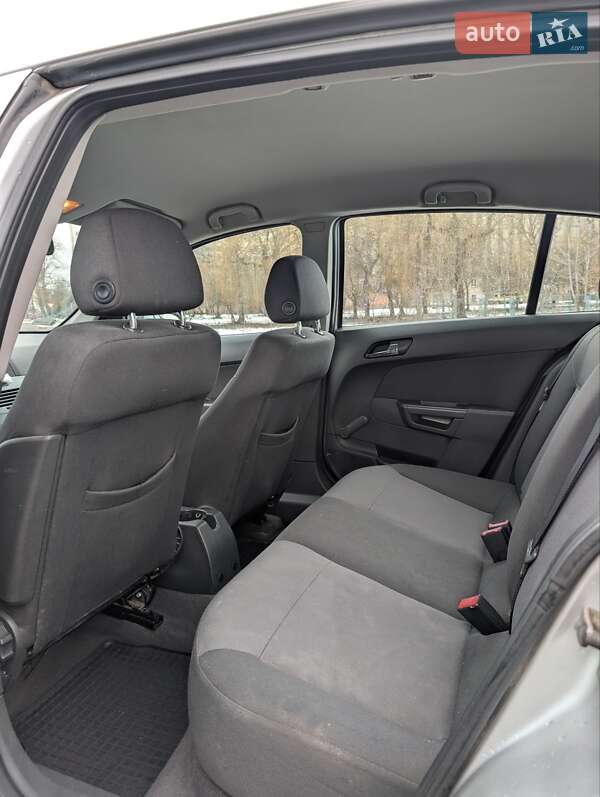 Хетчбек Opel Astra 2010 в Івано-Франківську фото 11 Хетчбек Opel Astra 2010 в Івано-Франківську