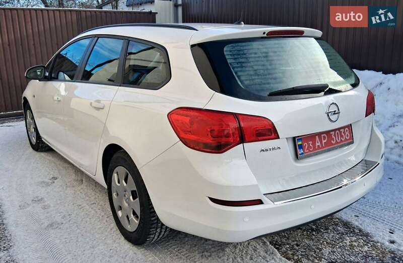 Універсал Opel Astra 2011 в Харкові