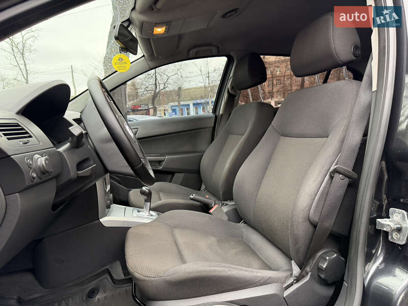 Седан Opel Astra 2013 в Миколаєві фото 8 Седан Opel Astra 2013 в Миколаєві