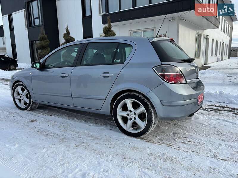 Хэтчбек Opel Astra 2009 в Киеве