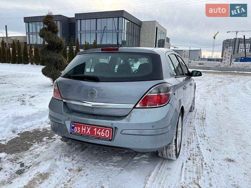Хэтчбек Opel Astra 2009 в Киеве