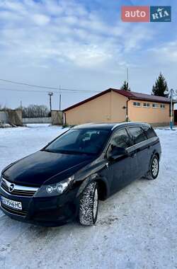 Універсал Opel Astra 2010 в Ізяславі