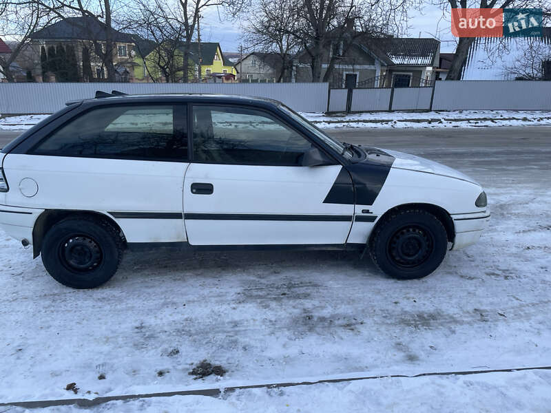 Хэтчбек Opel Astra 1992 в Черновцах фото 8 Хэтчбек Opel Astra 1992 в Черновцах
