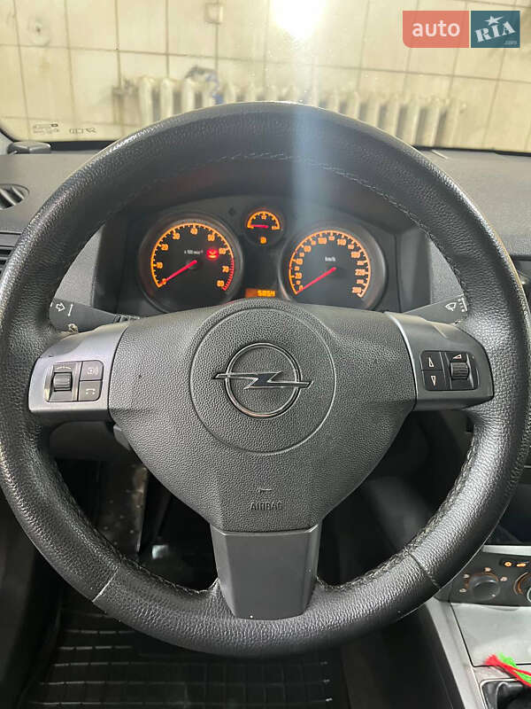 Хэтчбек Opel Astra 2004 в Коростышеве фото 5 Хэтчбек Opel Astra 2004 в Коростышеве