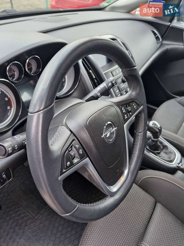 Універсал Opel Astra 2014 в Коломиї