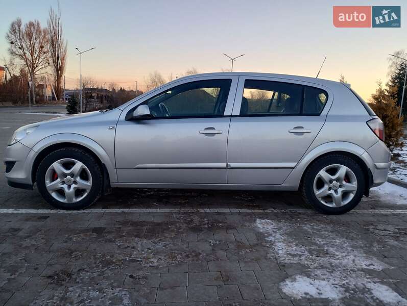 Хетчбек Opel Astra 2007 в Мостиській