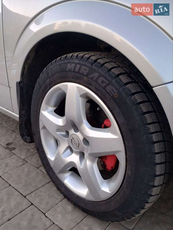 Хетчбек Opel Astra 2007 в Мостиській