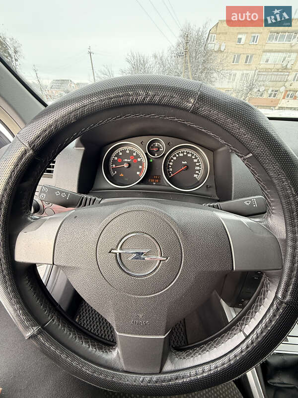 Универсал Opel Astra 2004 в Новой Водолаге