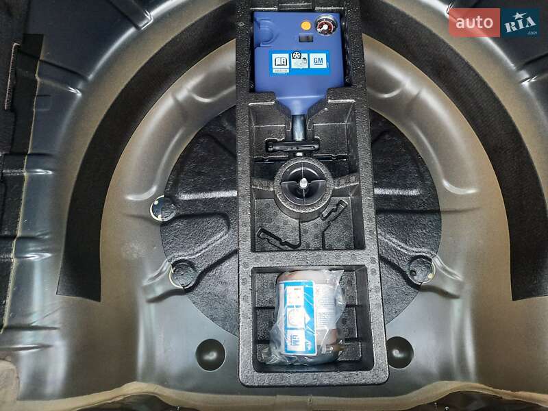 Універсал Opel Astra 2013 в Рівному