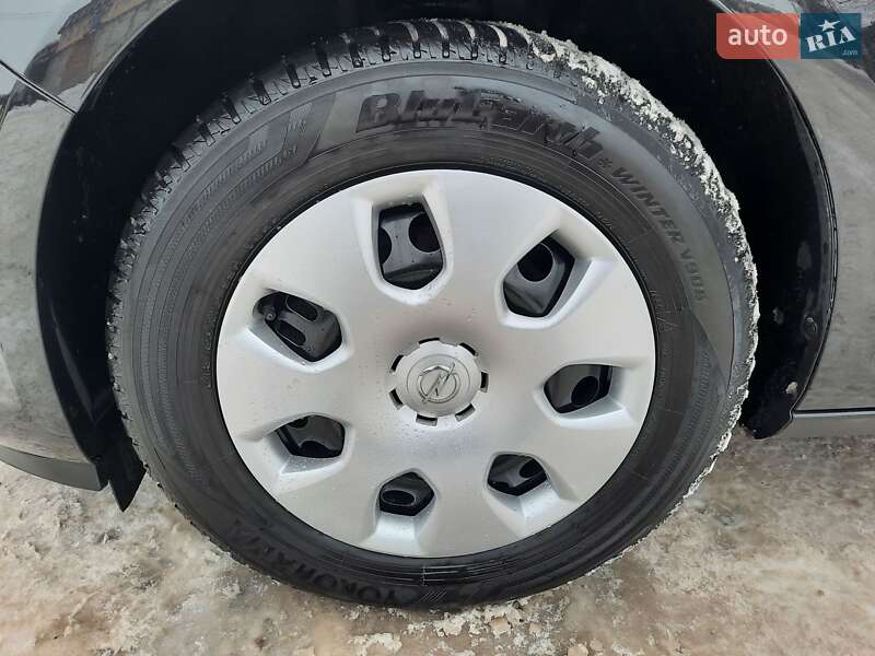 Універсал Opel Astra 2013 в Рівному