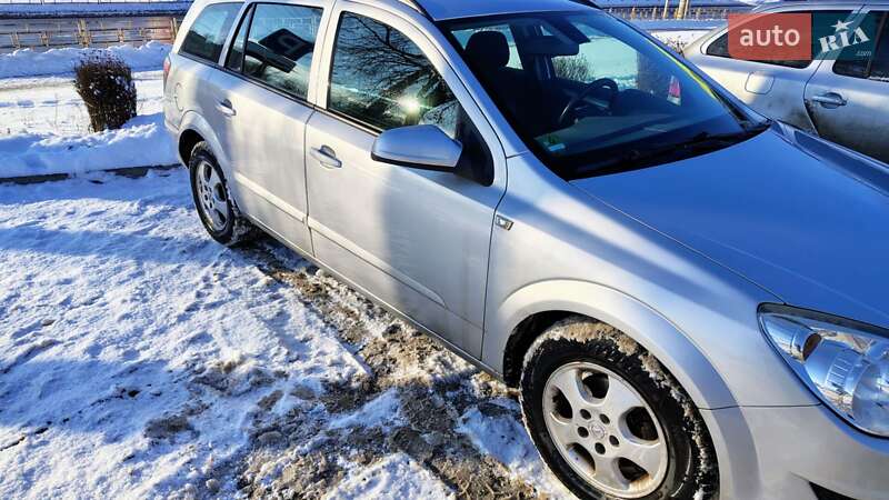 Універсал Opel Astra 2009 в Чернігові