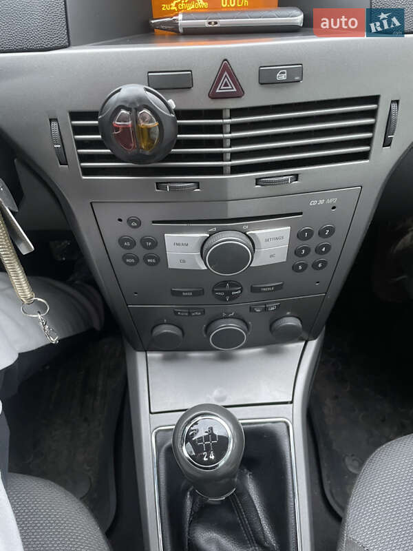 Хэтчбек Opel Astra 2004 в Радомышле фото 12 Хэтчбек Opel Astra 2004 в Радомышле