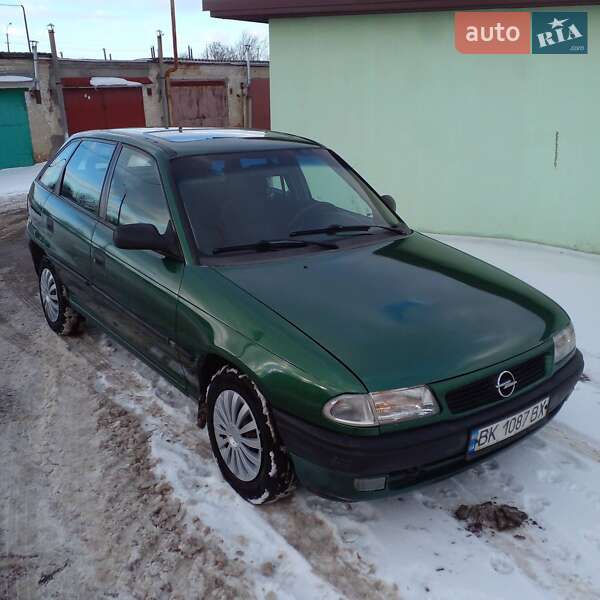 Хетчбек Opel Astra 1996 в Рівному фото 4 Хетчбек Opel Astra 1996 в Рівному