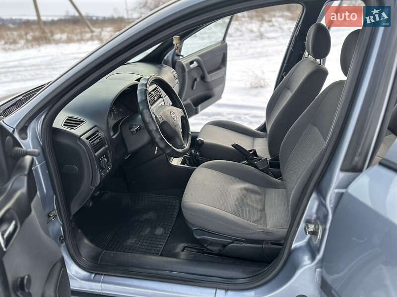 Седан Opel Astra 2008 в Шаргороді фото 12 Седан Opel Astra 2008 в Шаргороді