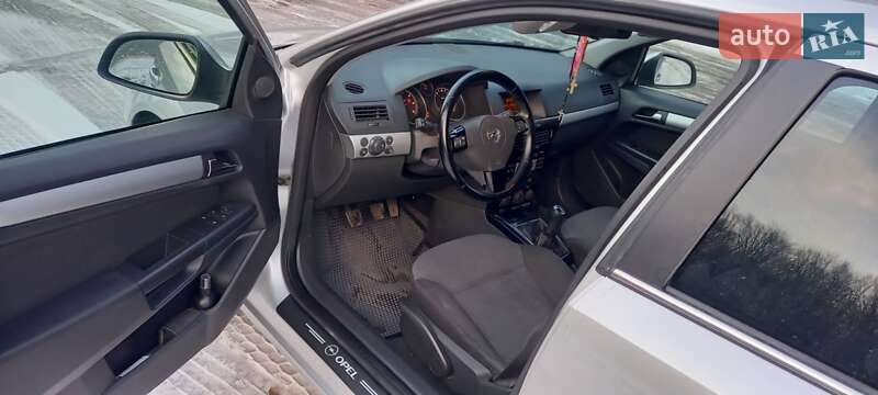 Універсал Opel Astra 2010 в Івано-Франківську фото 5 Універсал Opel Astra 2010 в Івано-Франківську