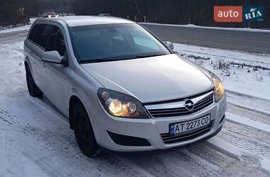 Універсал Opel Astra 2010 в Івано-Франківську