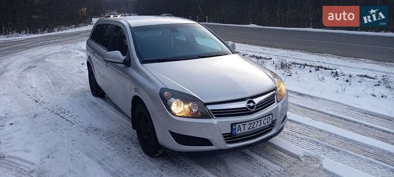 Opel Astra 2010 Opel Astra 2010
