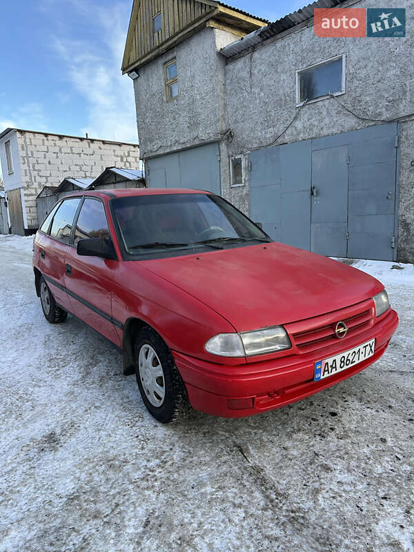 Хэтчбек Opel Astra 1992 в Киеве