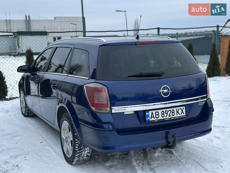 Универсал Opel Astra 2010 в Виннице