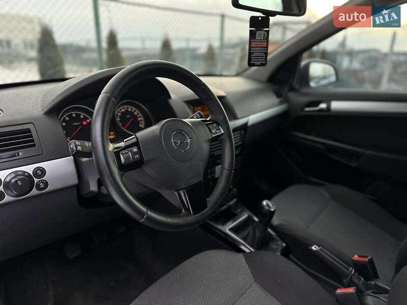 Универсал Opel Astra 2010 в Виннице