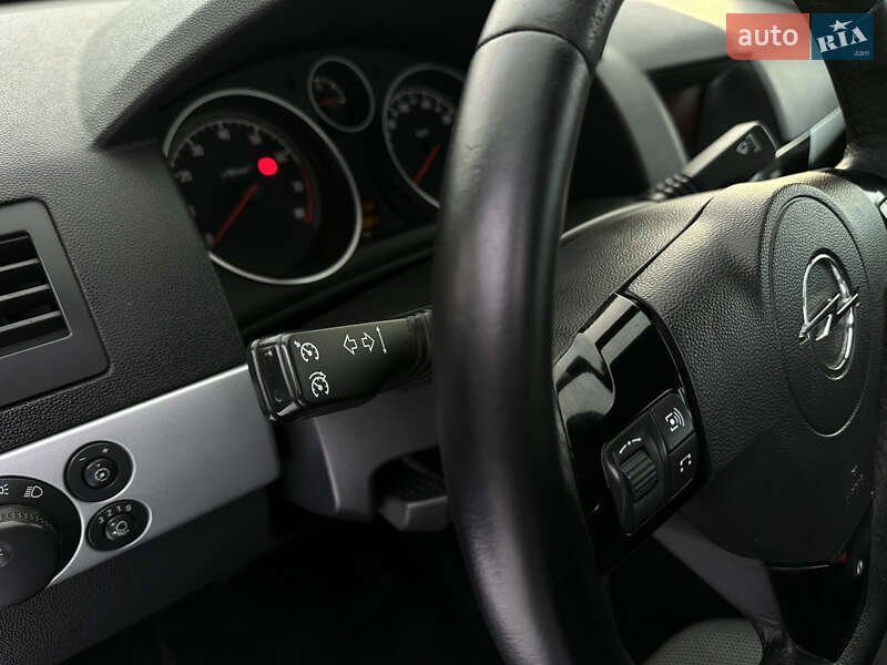 Универсал Opel Astra 2010 в Виннице