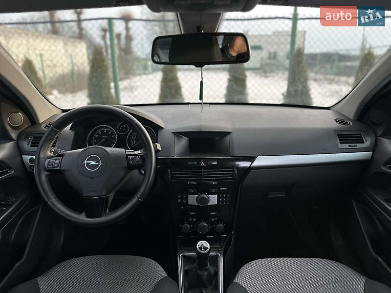Универсал Opel Astra 2010 в Виннице