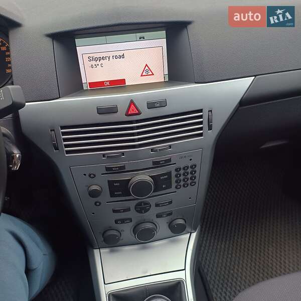 Хэтчбек Opel Astra 2012 в Киеве фото 10 Хэтчбек Opel Astra 2012 в Киеве