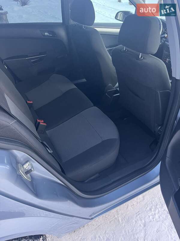 Универсал Opel Astra 2005 в Тернополе