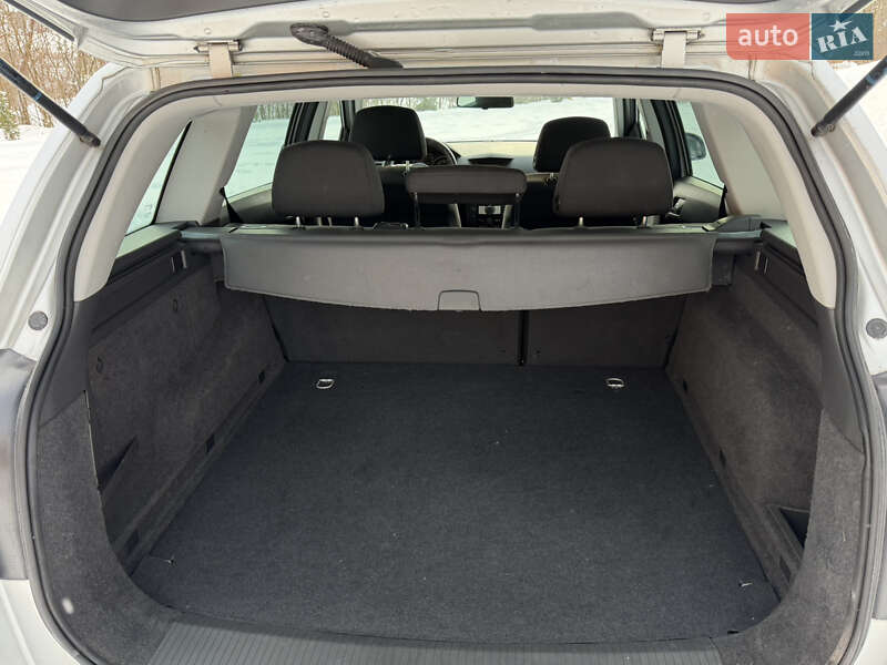 Універсал Opel Astra 2010 в Вишнівці