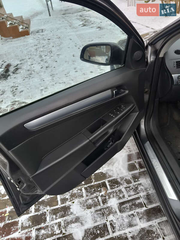 Универсал Opel Astra 2008 в Луцке фото 10 Универсал Opel Astra 2008 в Луцке