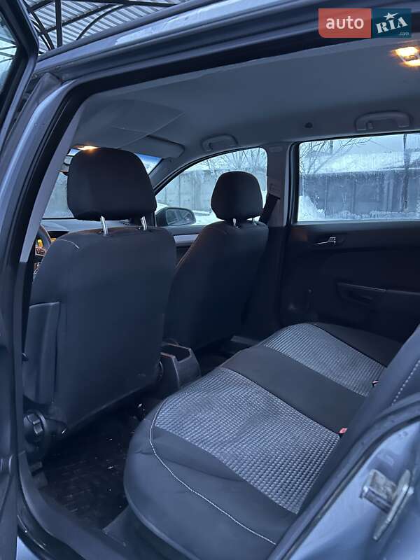 Универсал Opel Astra 2005 в Луцке