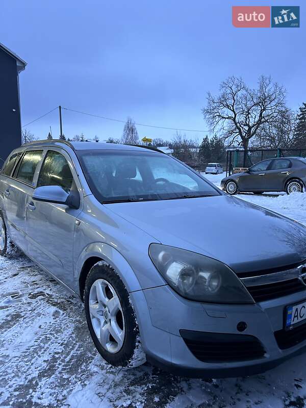 Универсал Opel Astra 2005 в Луцке