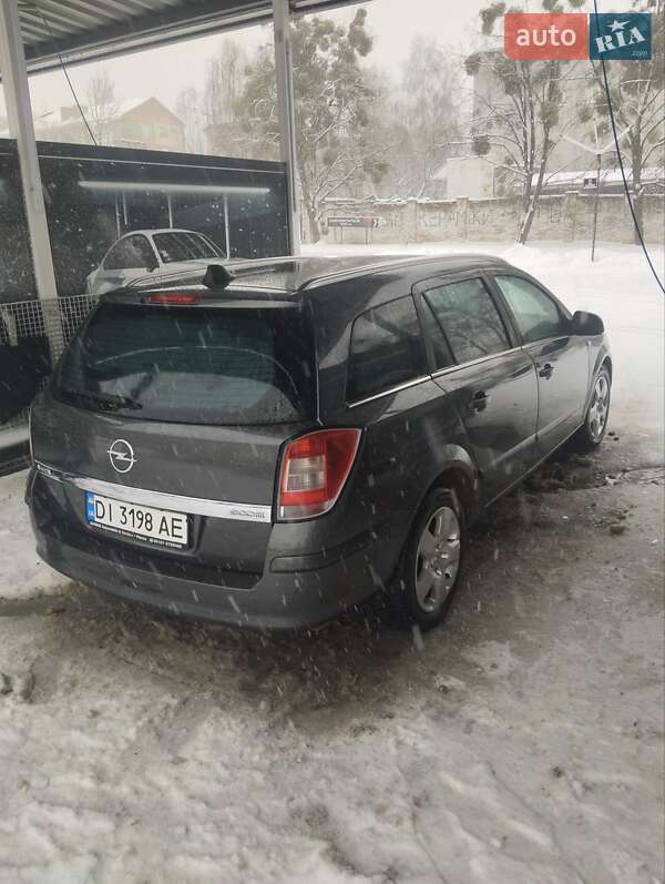 Универсал Opel Astra 2009 в Ровно