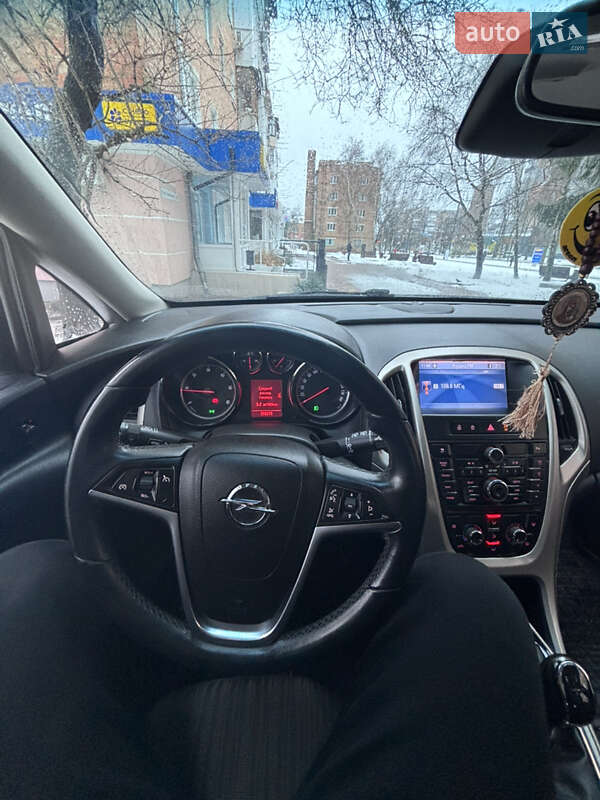 Універсал Opel Astra 2011 в Умані