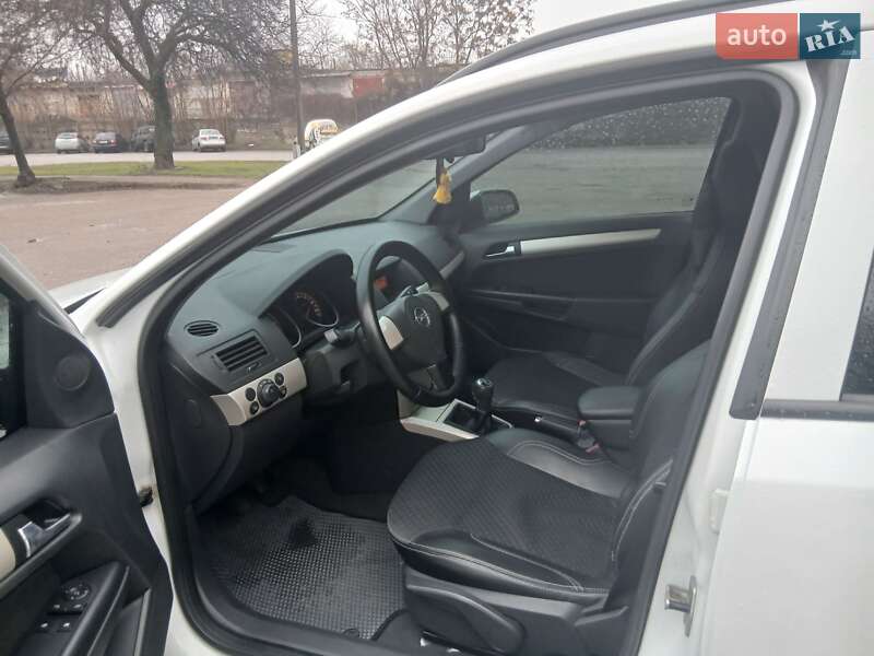 Универсал Opel Astra 2008 в Запорожье