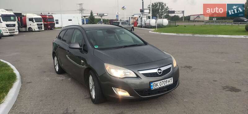 Opel Astra 2012