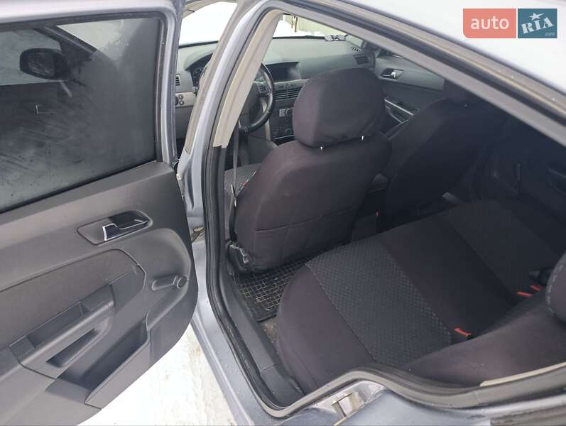 Хэтчбек Opel Astra 2004 в Львове