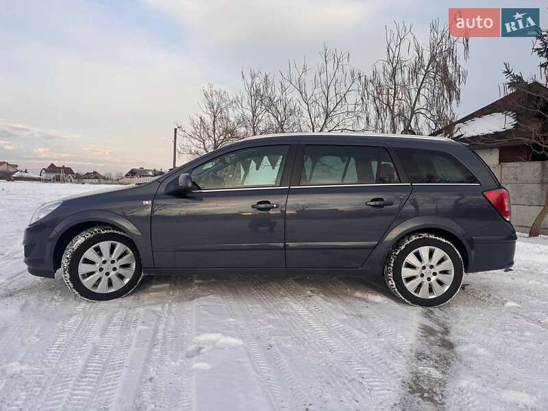 Універсал Opel Astra 2010 в Вінниці