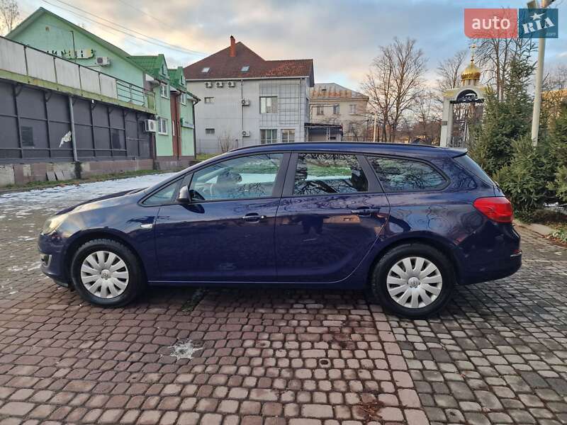 Универсал Opel Astra 2013 в Мукачево