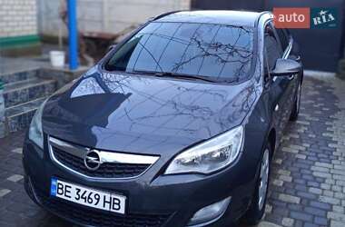 Универсал Opel Astra 2011 в Николаеве