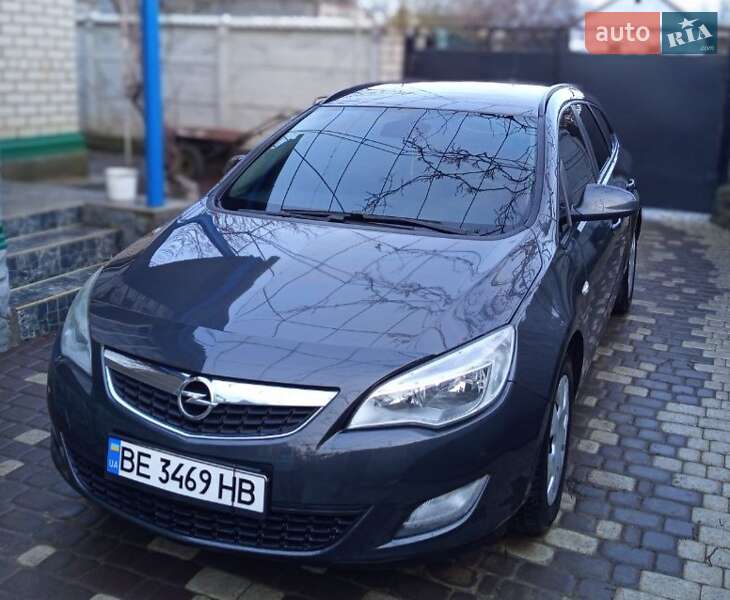 Универсал Opel Astra 2011 в Николаеве фото Универсал Opel Astra 2011 в Николаеве