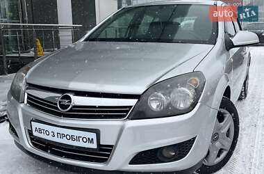 Хетчбек Opel Astra 2012 в Києві