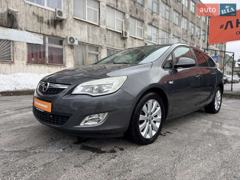Универсал Opel Astra 2011 в Сумах