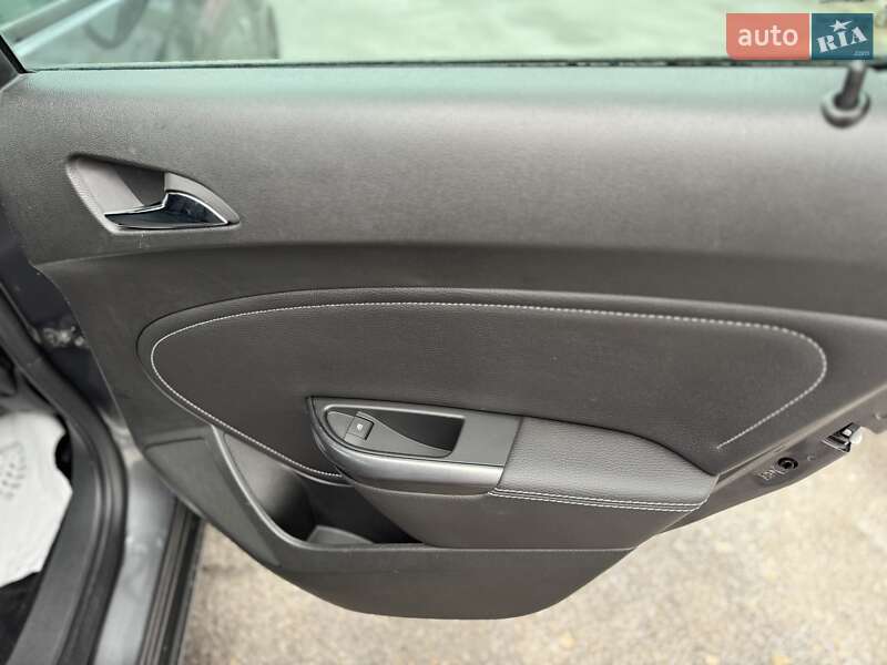 Универсал Opel Astra 2011 в Сумах