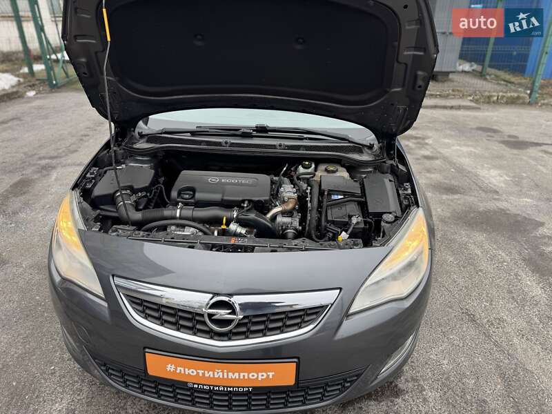 Универсал Opel Astra 2011 в Сумах