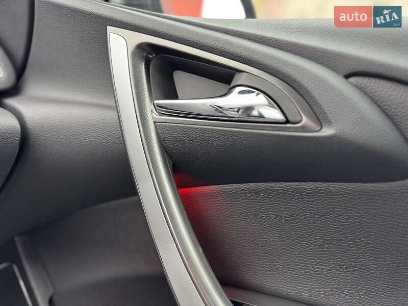 Универсал Opel Astra 2011 в Сумах