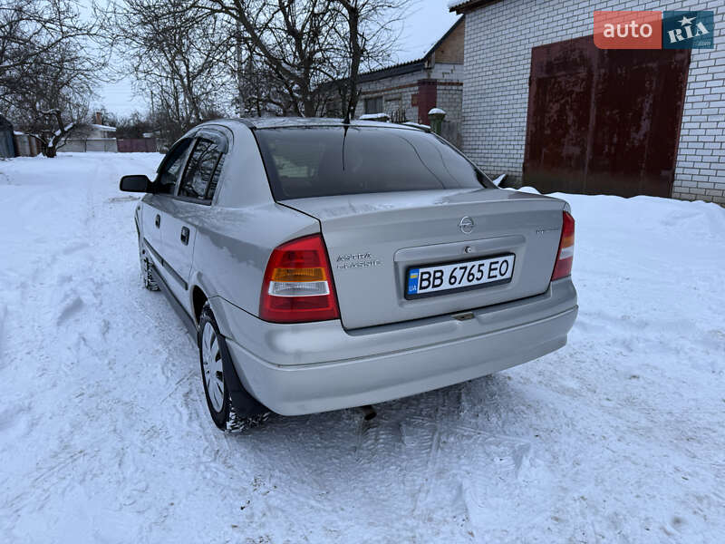 Седан Opel Astra 2008 в Кременчуге