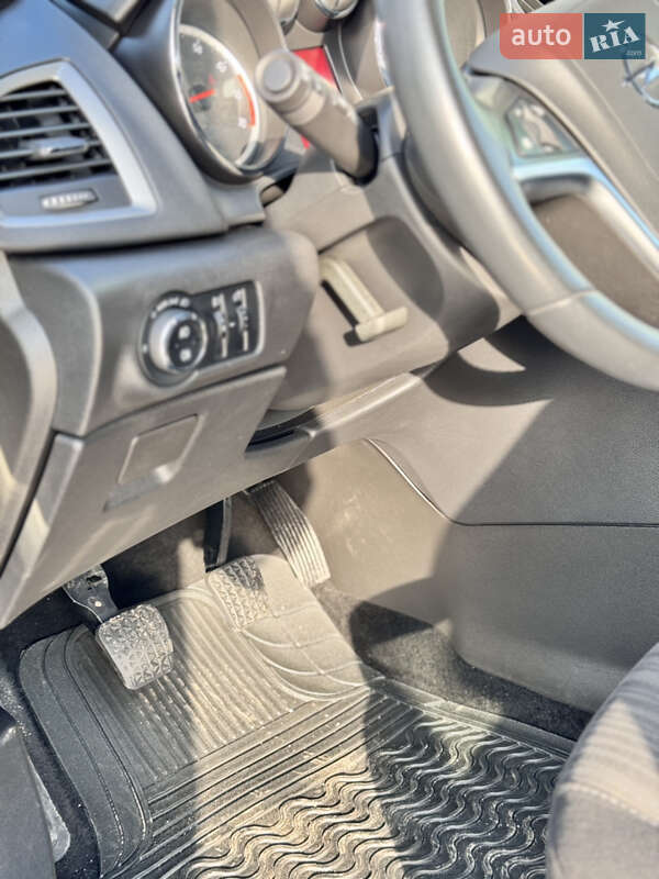 Хэтчбек Opel Astra 2010 в Великой Багачке